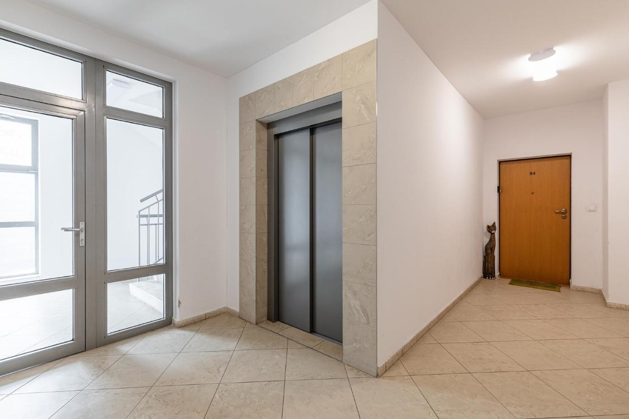 Апартаменты Superapart Konstancinska 2 Варшава Экстерьер фото