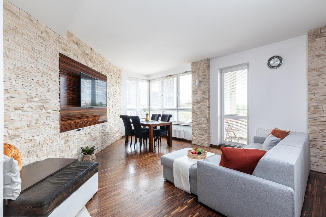 Апартаменты Superapart Konstancinska 2 Варшава Экстерьер фото